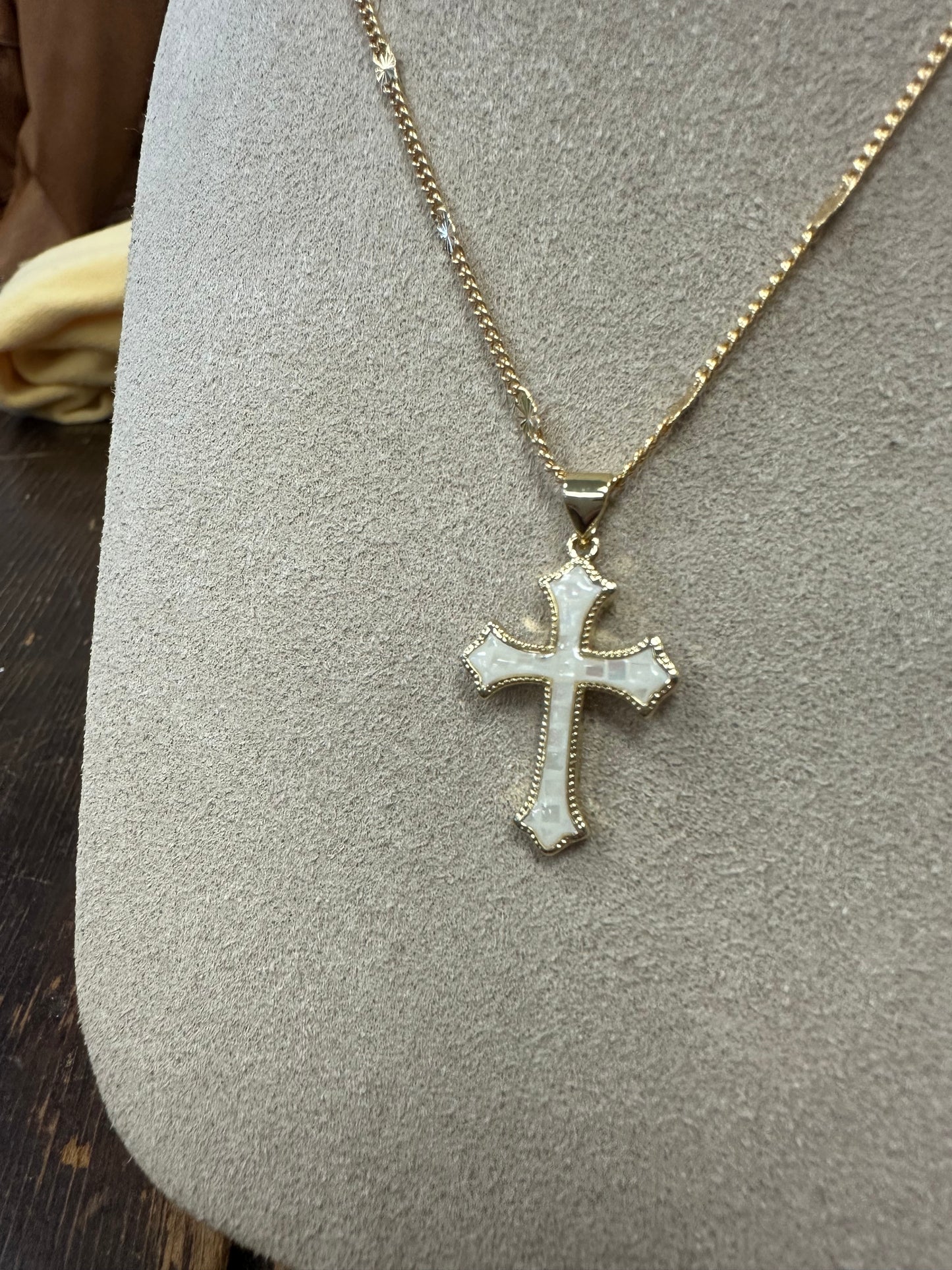 GALYNT 'Shell Cross' Necklace