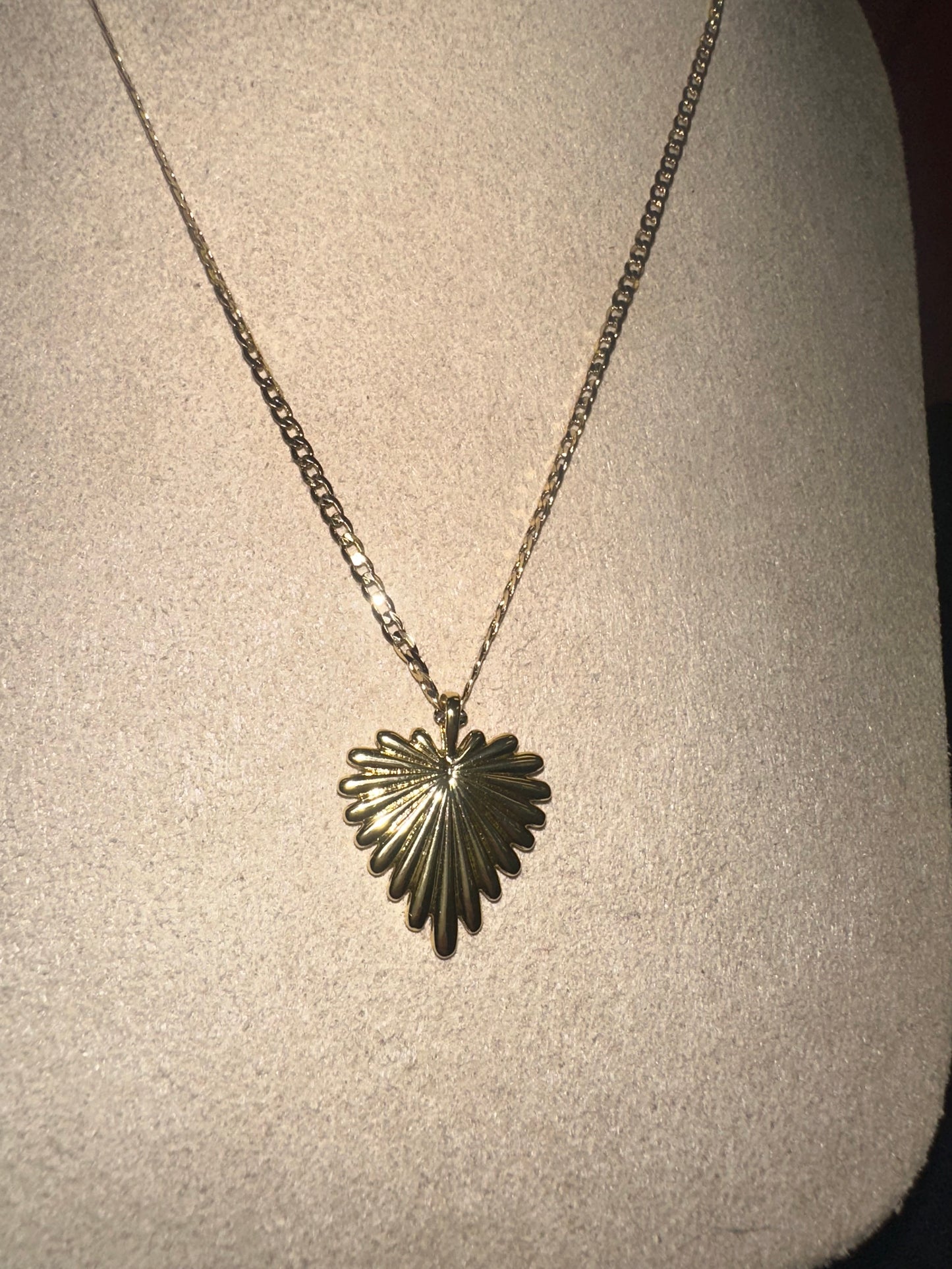 GALYNT Theo Feather Heart Necklace