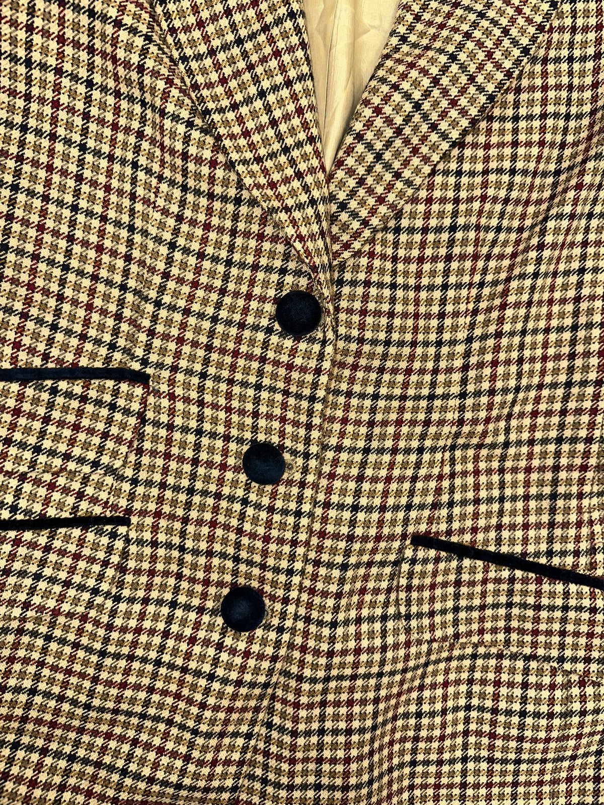 Vintage Plaid Blazer with Velvet Collar