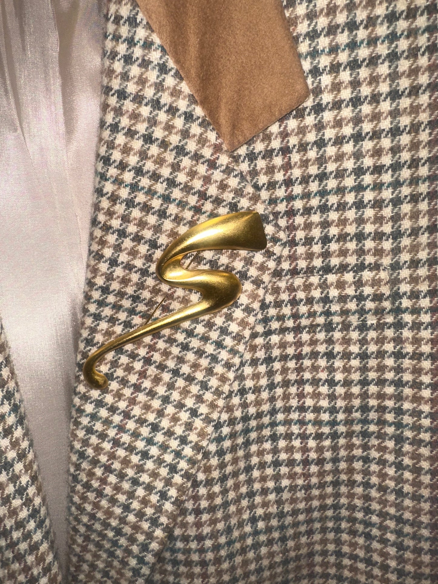 Vintage Large Gold Tone Brooch