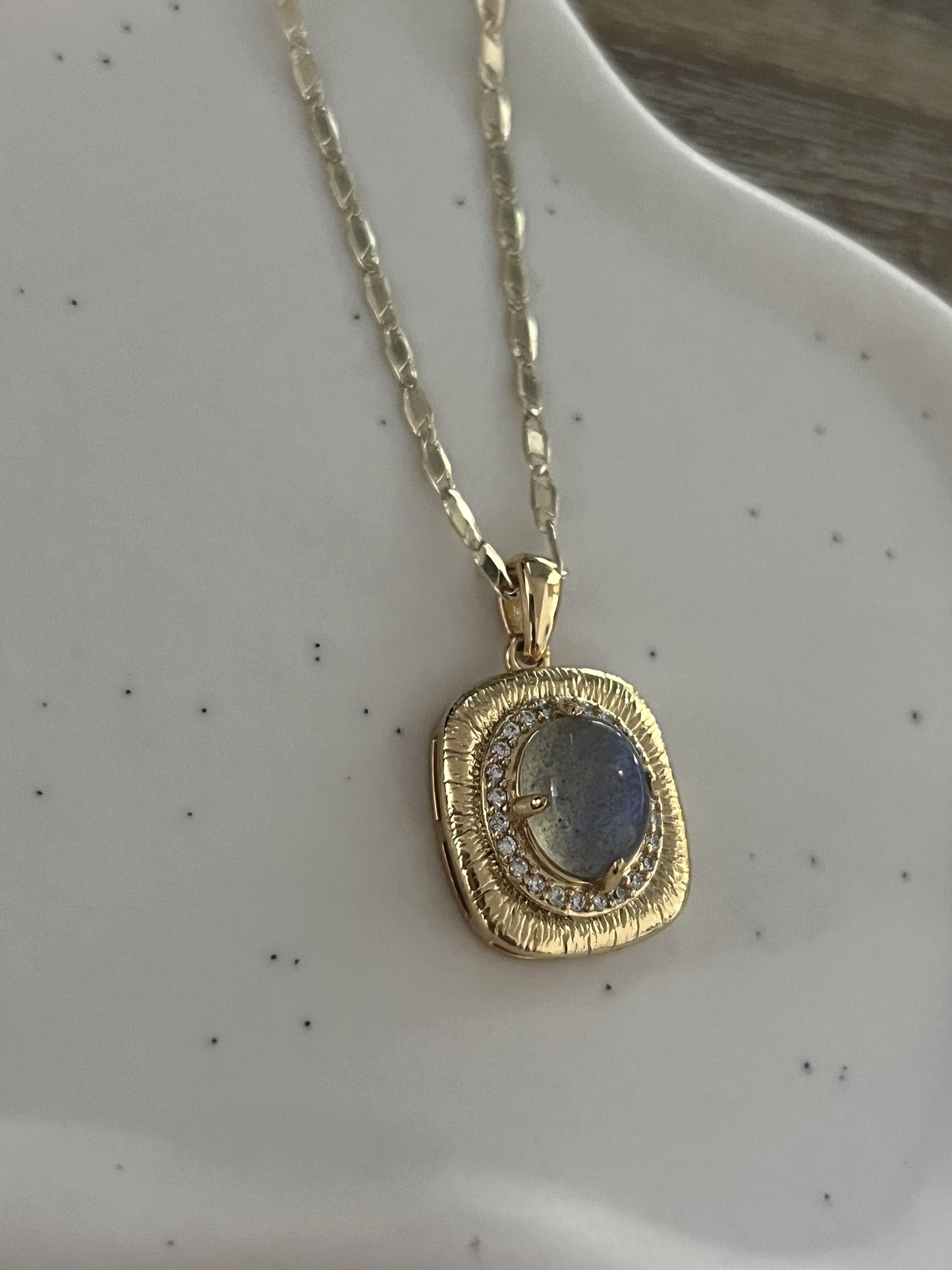 GALYNT 'Ezra Stone' Necklace- Labradorite