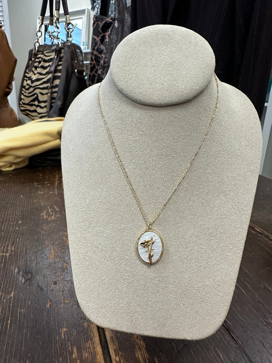 GALYNT 'Flower Shell' Necklace