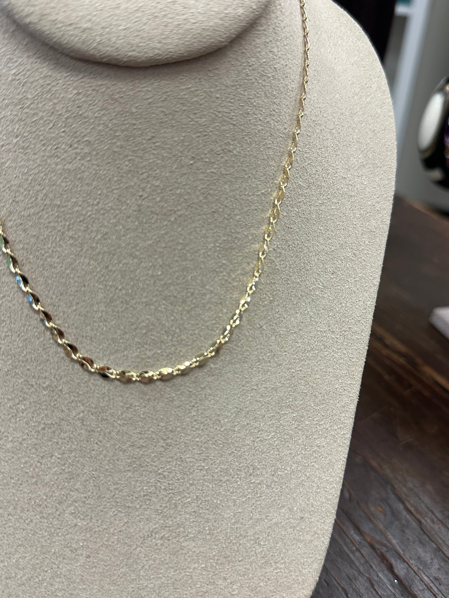 GALYNT 'Elodie' Textured Chain