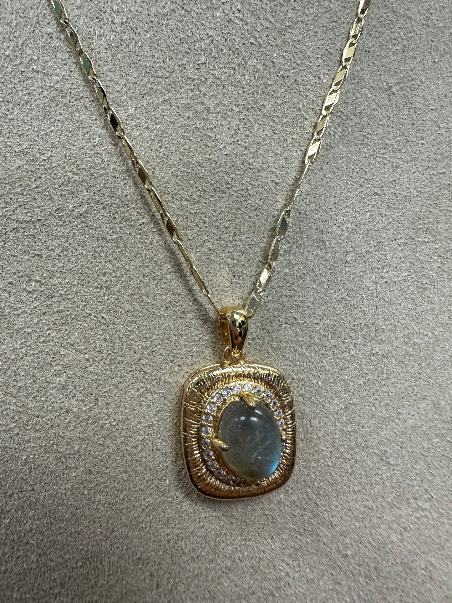 GALYNT 'Ezra Stone' Necklace- Labradorite
