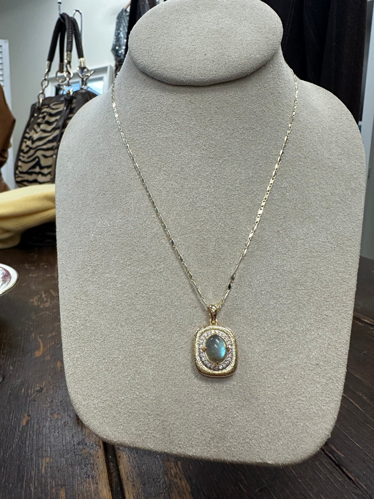 GALYNT 'Ezra Stone' Necklace- Labradorite