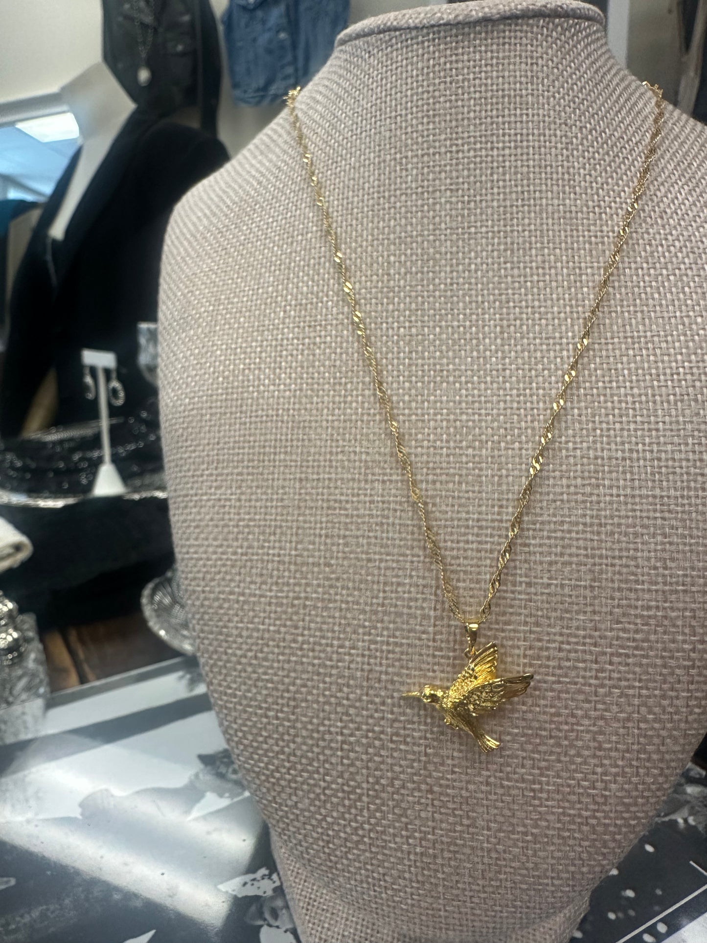 GALYNT 'Hummingbird Twist Necklace'