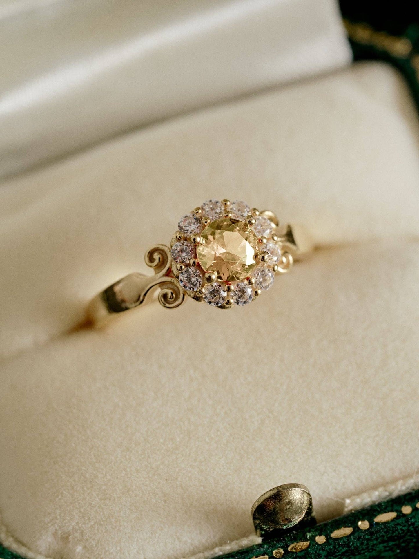Elara Citrine Ring